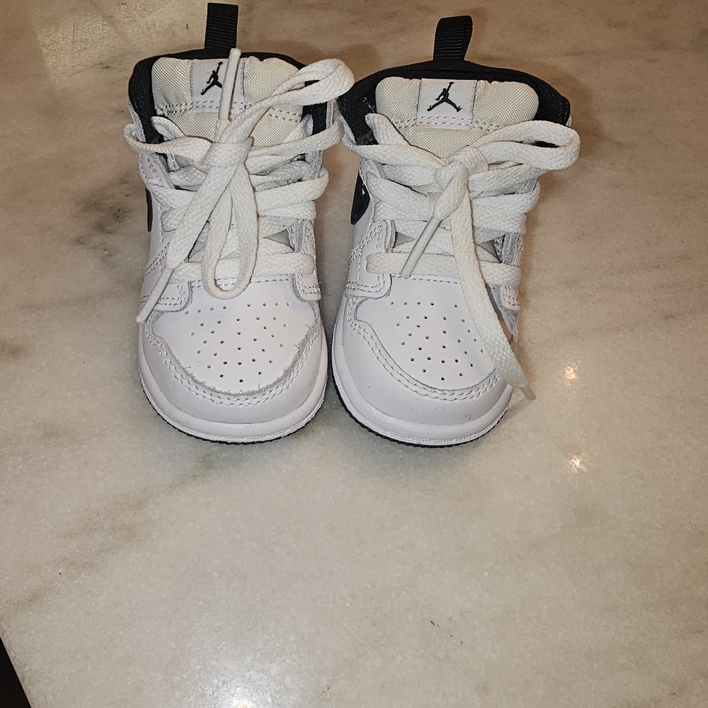 Nike Kids White and Black Sneakers